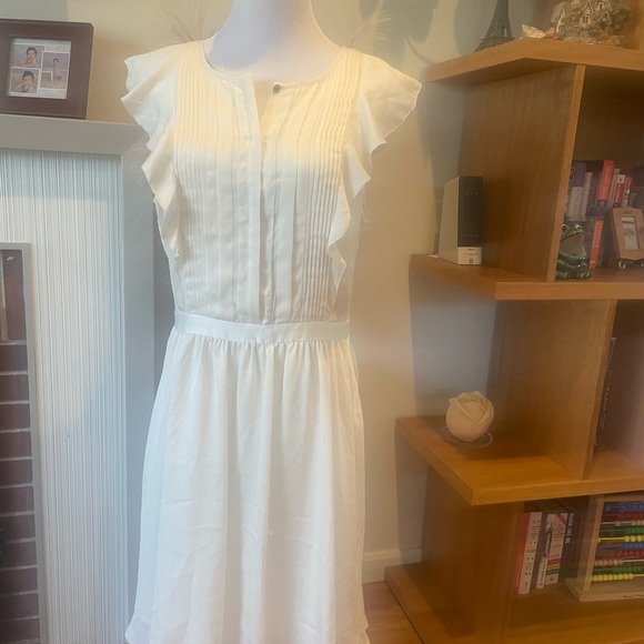 Ivory flutter sleeve dress 12 banana republic - Picture 5 of 7